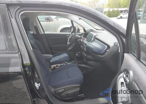 2022 Fiat 500X Pop Awd z USA, uszkodzony, nr VIN ZFBNF3A17NP980258